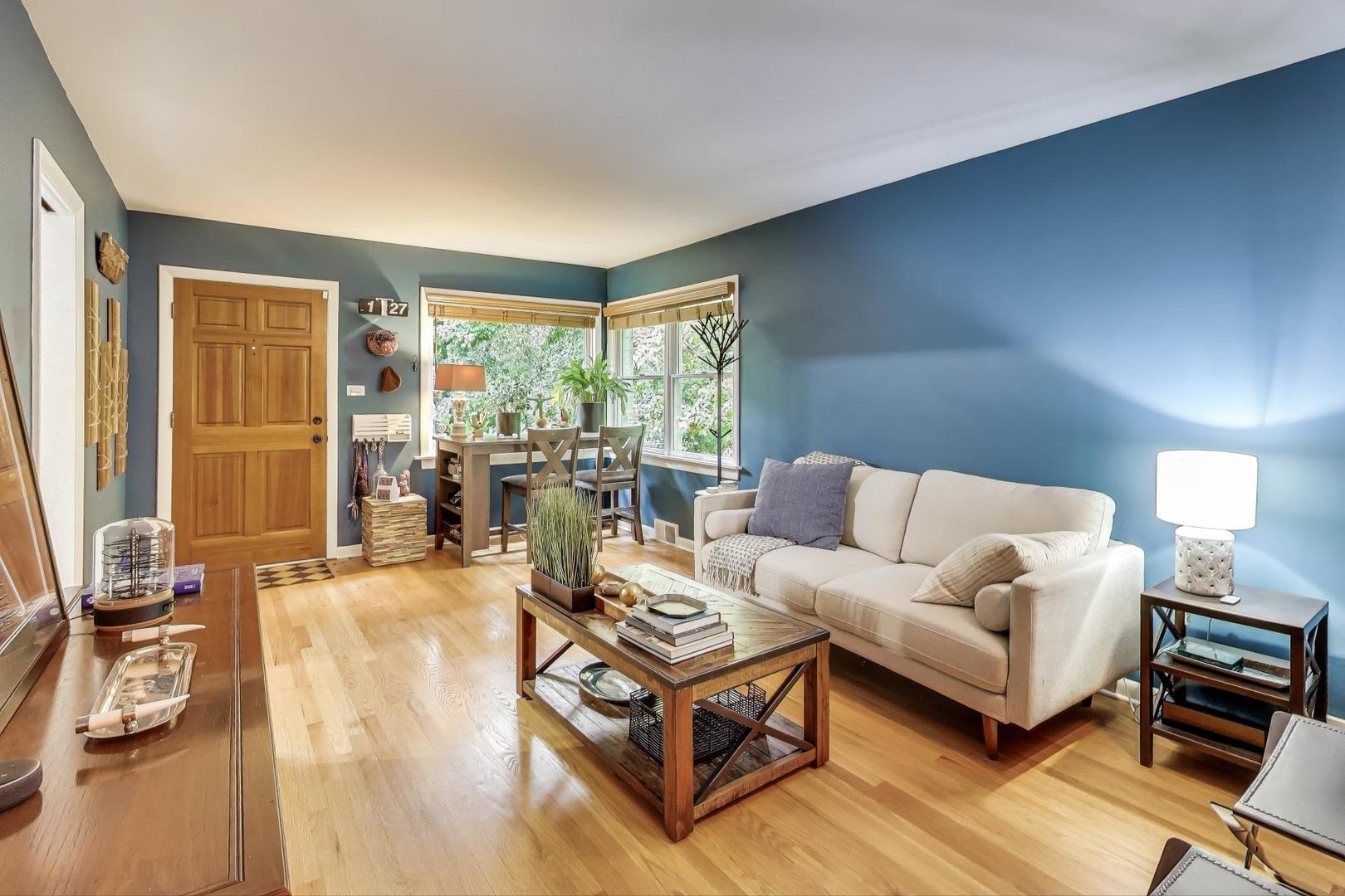 235 Richmond Street Evanston, IL 60202 - Photo 6 of 38 a living room with furniture and a flat screen tv