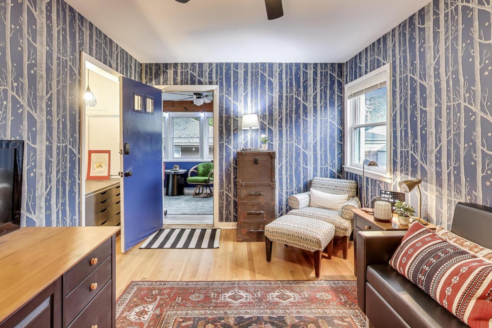 235 Richmond Street Evanston, IL 60202 - Photo 10 of 38 a living room with furniture and a window