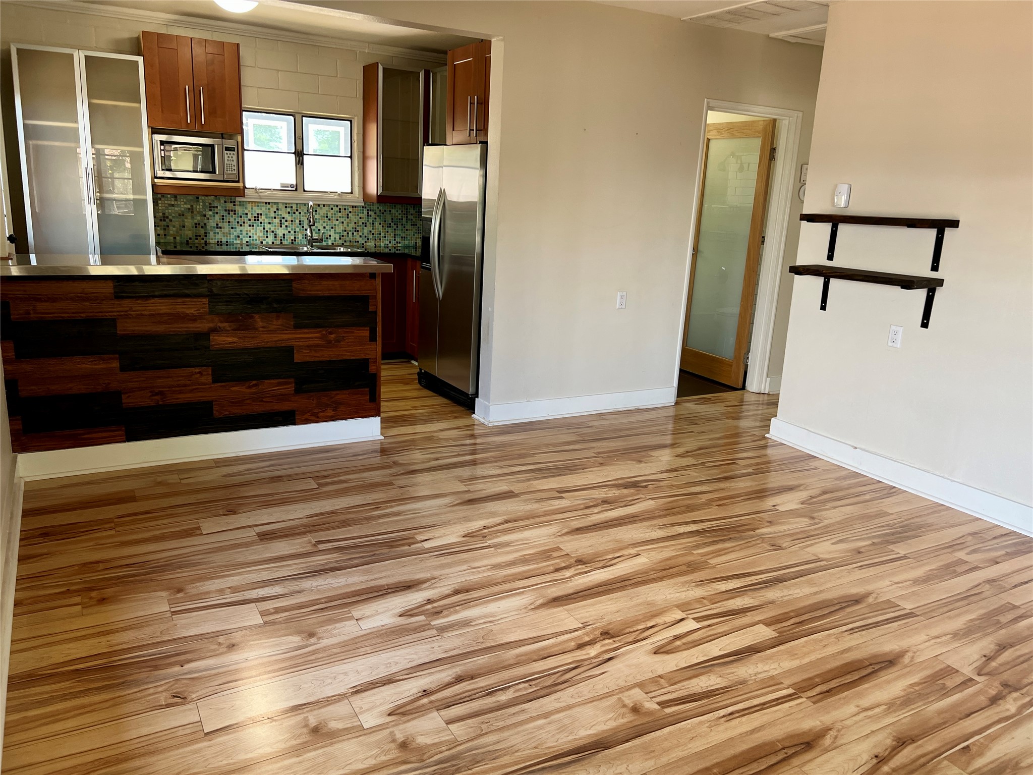 412 West Croslin Street, Unit A Austin, TX 78752 - Photo 2 of 13