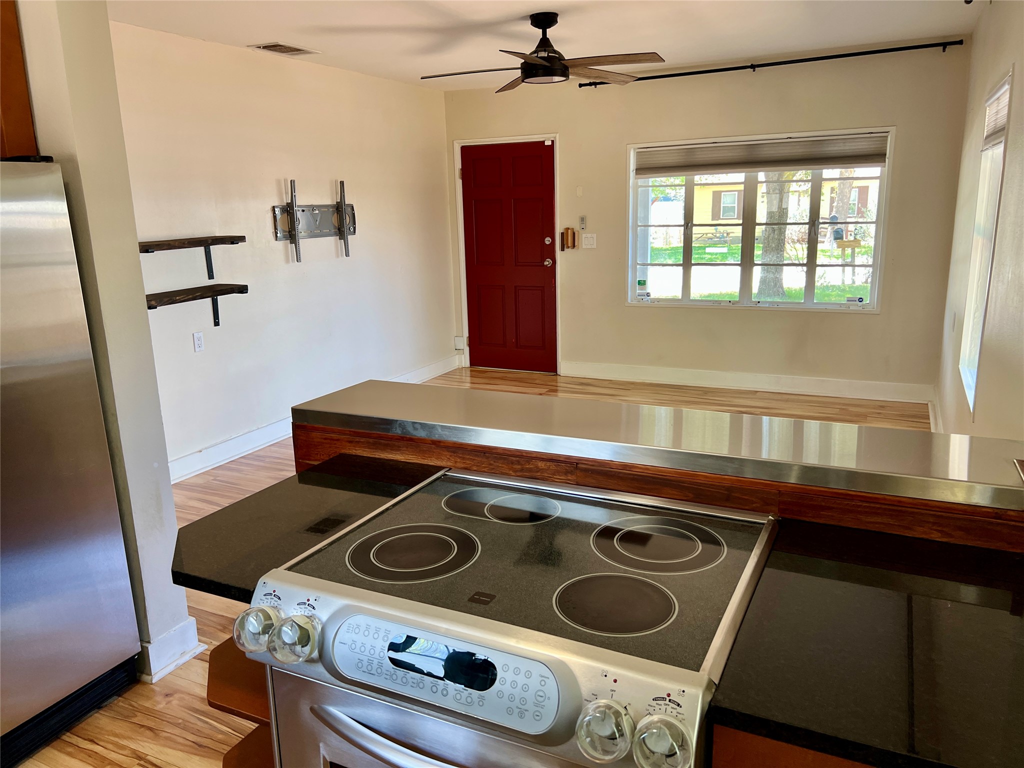 412 West Croslin Street, Unit A Austin, TX 78752 - Photo 4 of 13