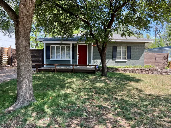 $2,000 | 412 West Croslin Street, Unit A, Austin, TX 78752