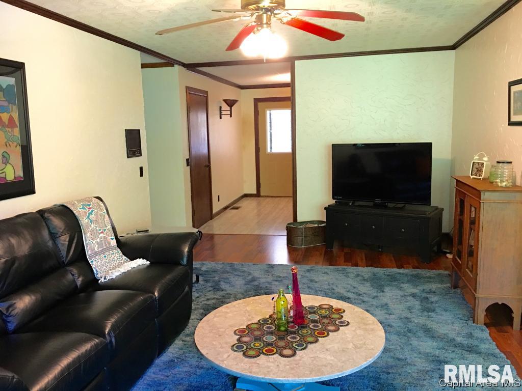 17561 Old Fairgrounds Road Petersburg, IL 62675 - Photo 13 of 33 Gallery Image 13