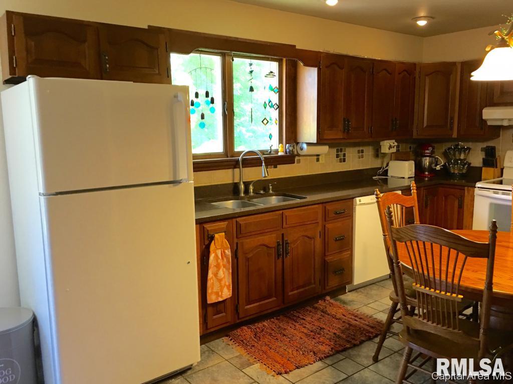 17561 Old Fairgrounds Road Petersburg, IL 62675 - Photo 17 of 33 Gallery Image 17
