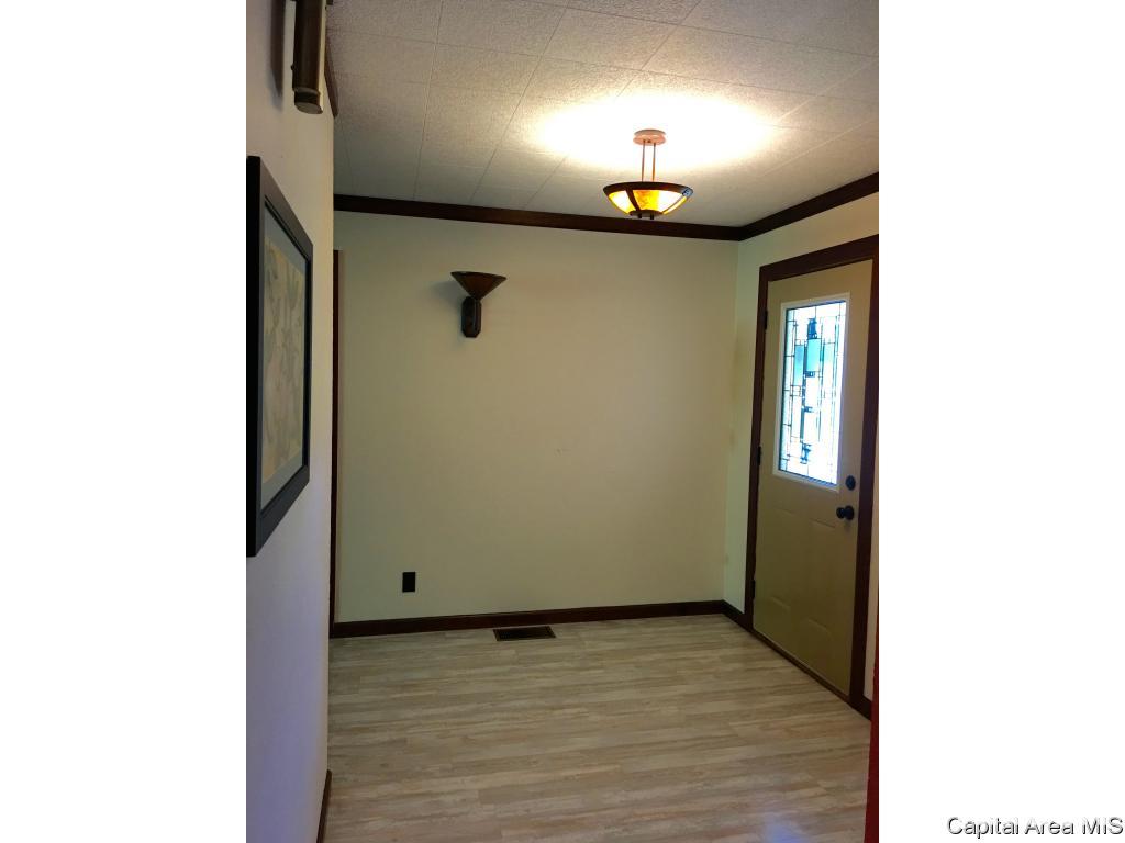 17561 Old Fairgrounds Road Petersburg, IL 62675 - Photo 32 of 33 Gallery Image 32