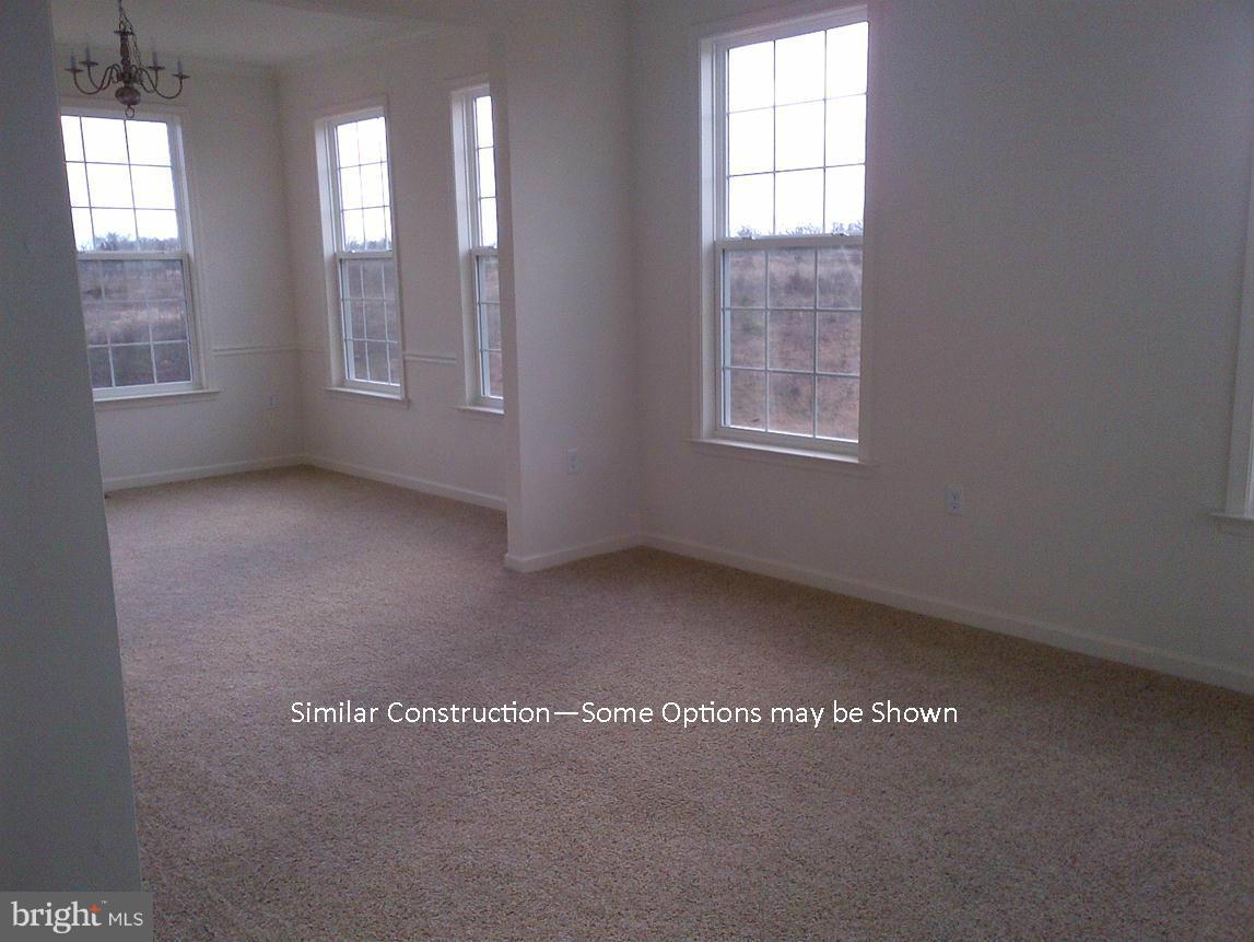 25 Glenbrook Road Ranson, WV 25438 - Photo 4 of 21 Living Room