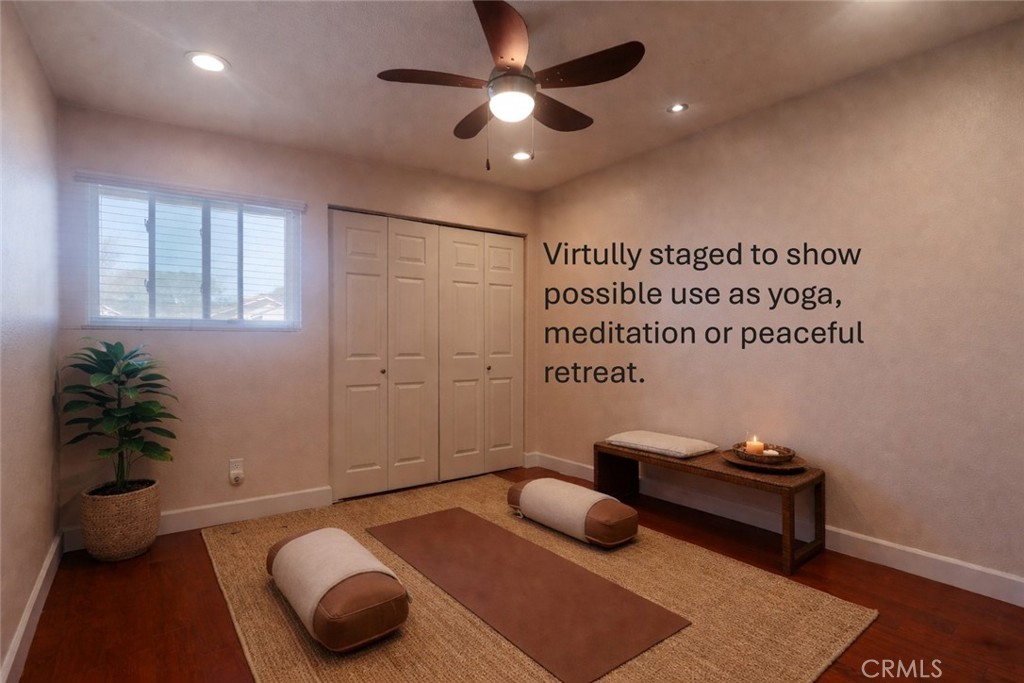 8 Sandpiper Irvine, CA 92604 - Photo 33 of 45 a bedroom with furniture and a potted plant