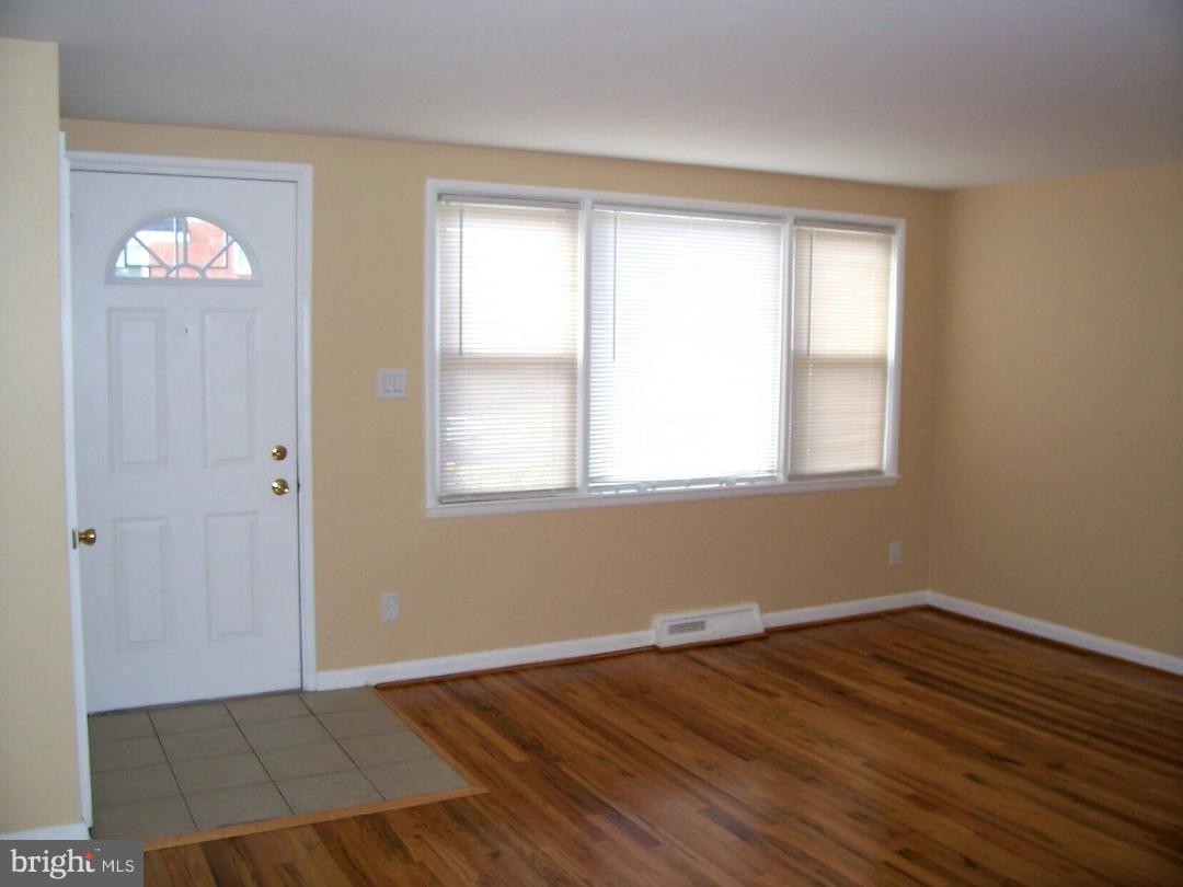5523 Whitwood Road Baltimore, MD 21206 - Photo 3 of 18 Gallery Image 3
