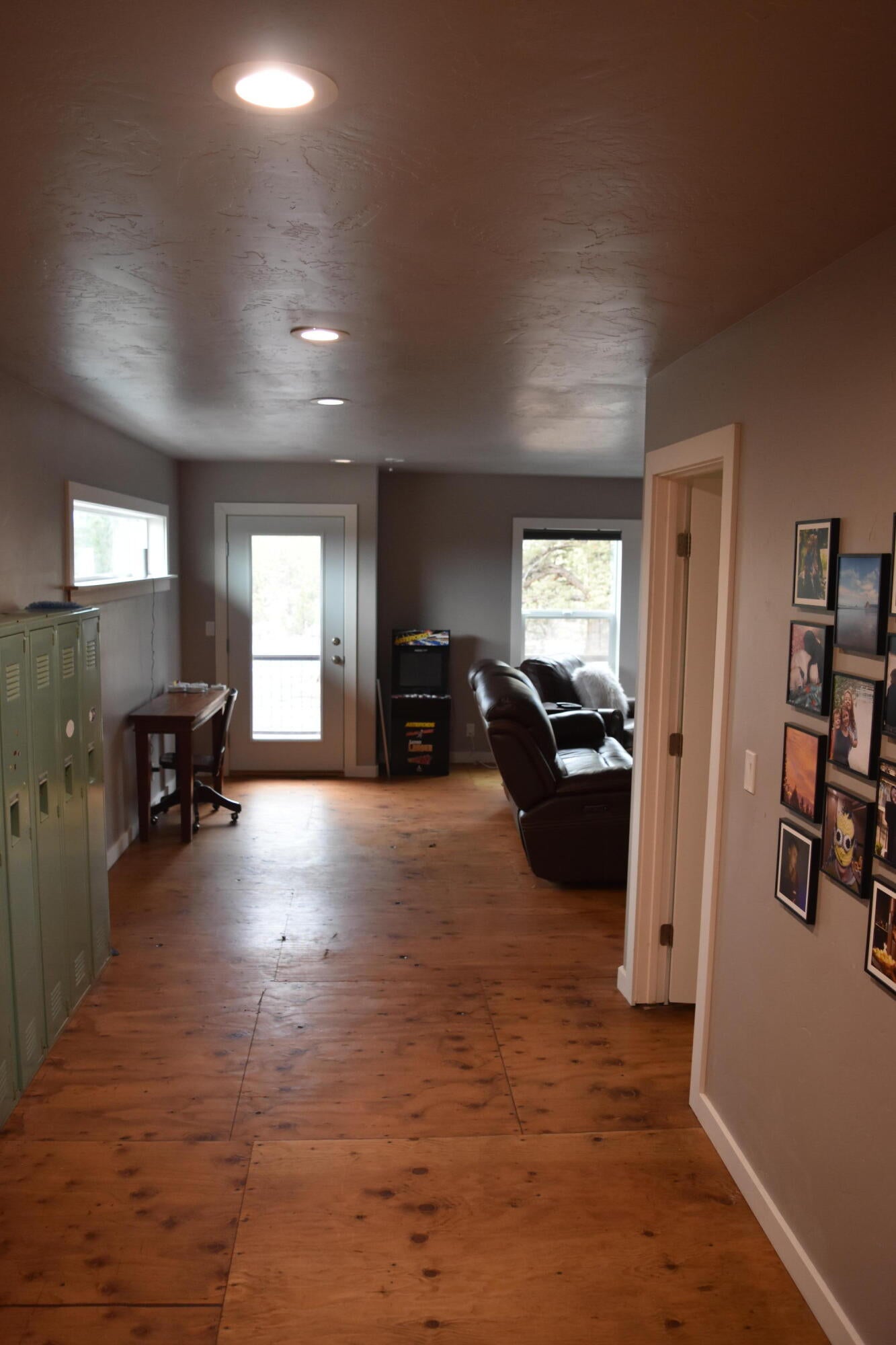 23084 McGrath Road Bend, OR 97701 - Photo 18 of 24 up hall