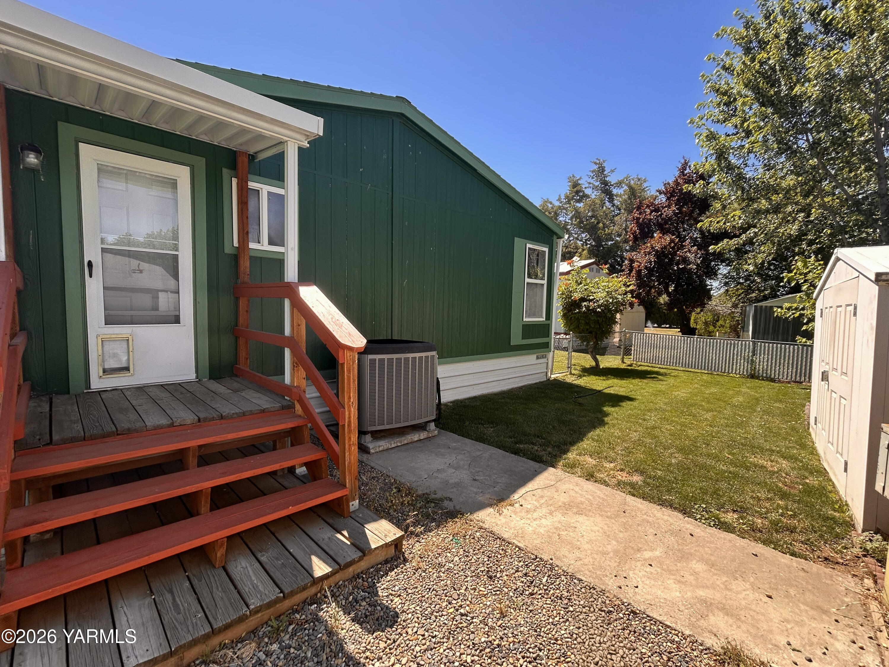 2205 Butterfield Road, Unit 75 Yakima, WA 98901 - Photo 16 of 19 Backyard