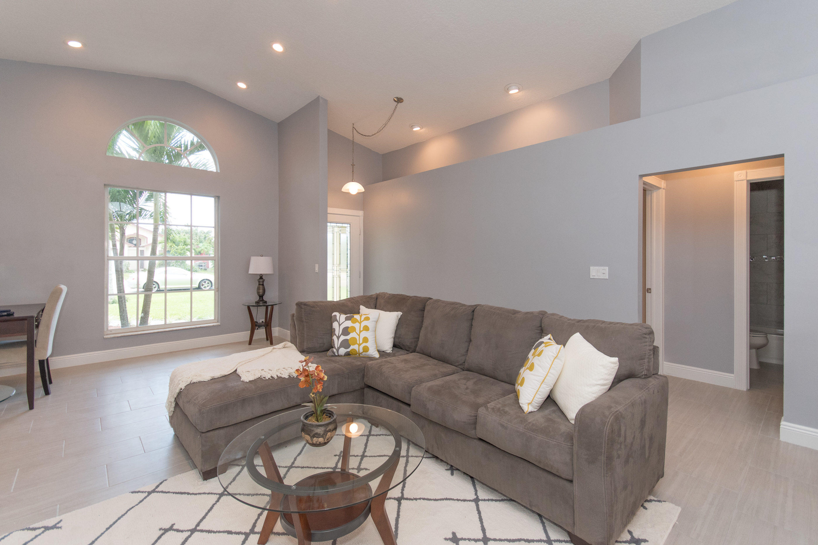 6196 Adams Street Jupiter, FL 33458 - Photo 5 of 26 Living Room