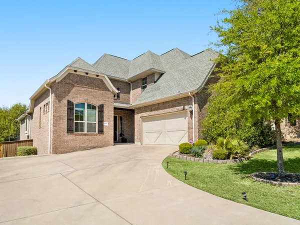 $1,050,000 | 5304 Via Besso Drive, Bee Cave, TX 78738