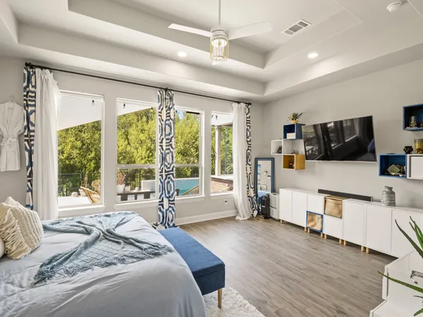 $1,050,000 | 5304 Via Besso Drive, Bee Cave, TX 78738