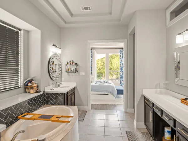 $1,050,000 | 5304 Via Besso Drive, Bee Cave, TX 78738