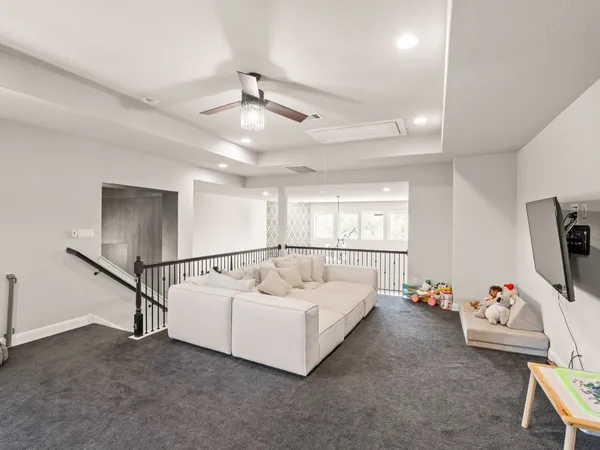 $1,050,000 | 5304 Via Besso Drive, Bee Cave, TX 78738