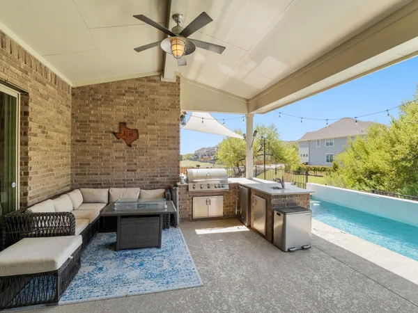 $1,050,000 | 5304 Via Besso Drive, Bee Cave, TX 78738