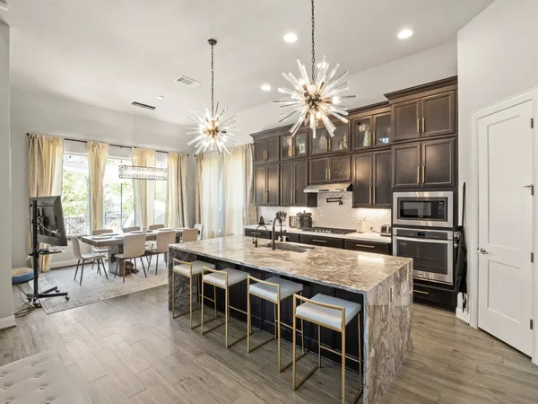 $1,050,000 | 5304 Via Besso Drive, Bee Cave, TX 78738