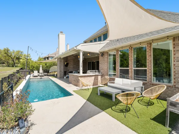 $1,050,000 | 5304 Via Besso Drive, Bee Cave, TX 78738