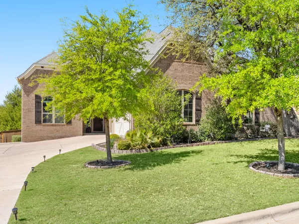 $1,050,000 | 5304 Via Besso Drive, Bee Cave, TX 78738