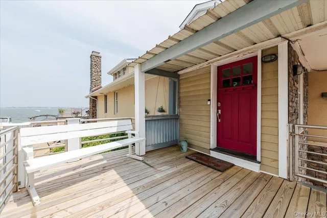 a view of a walk in closet