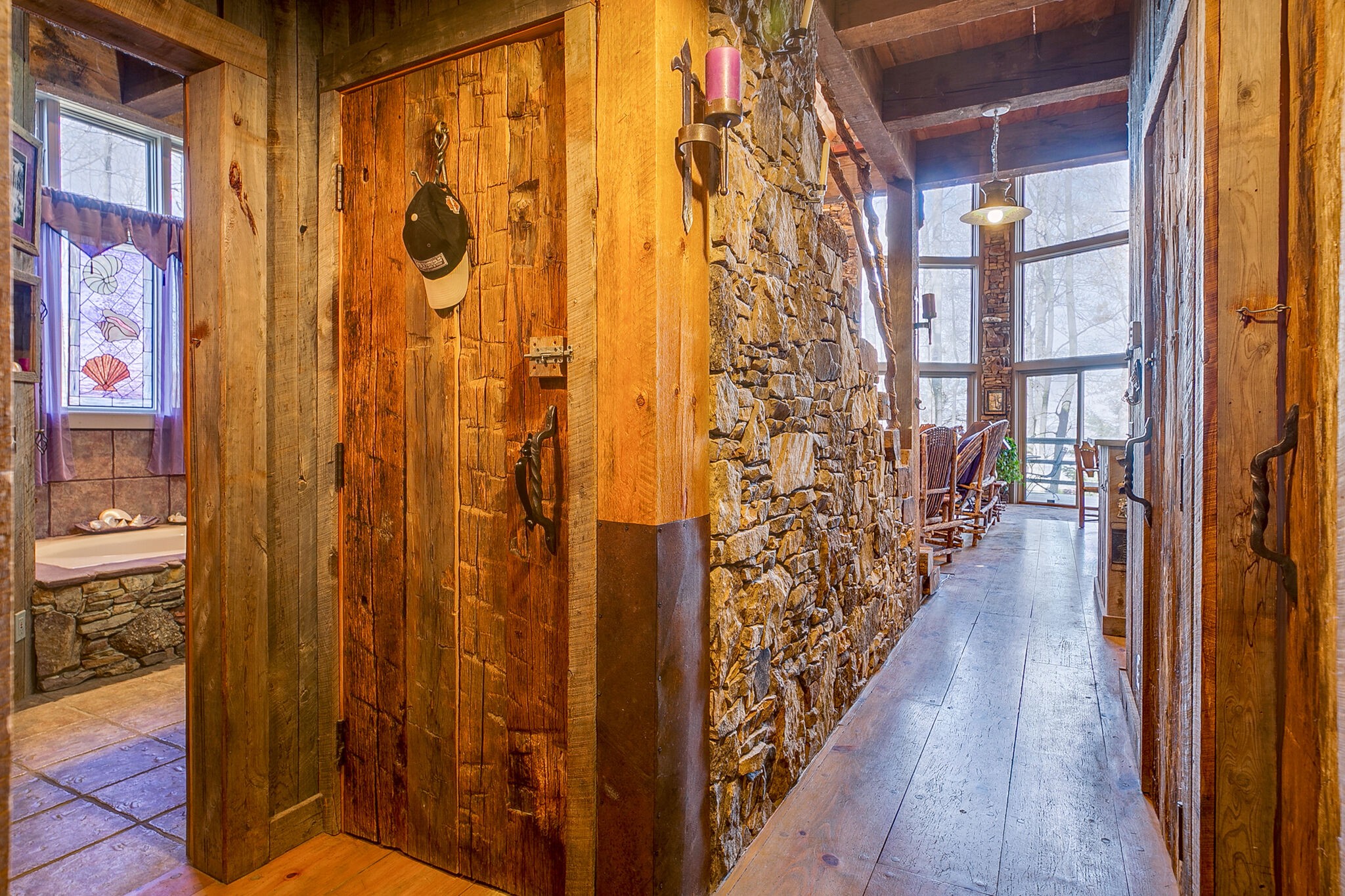 660 Rocky Top Road Sparta, TN 38583 - Photo 22 of 39 a view of a entryway