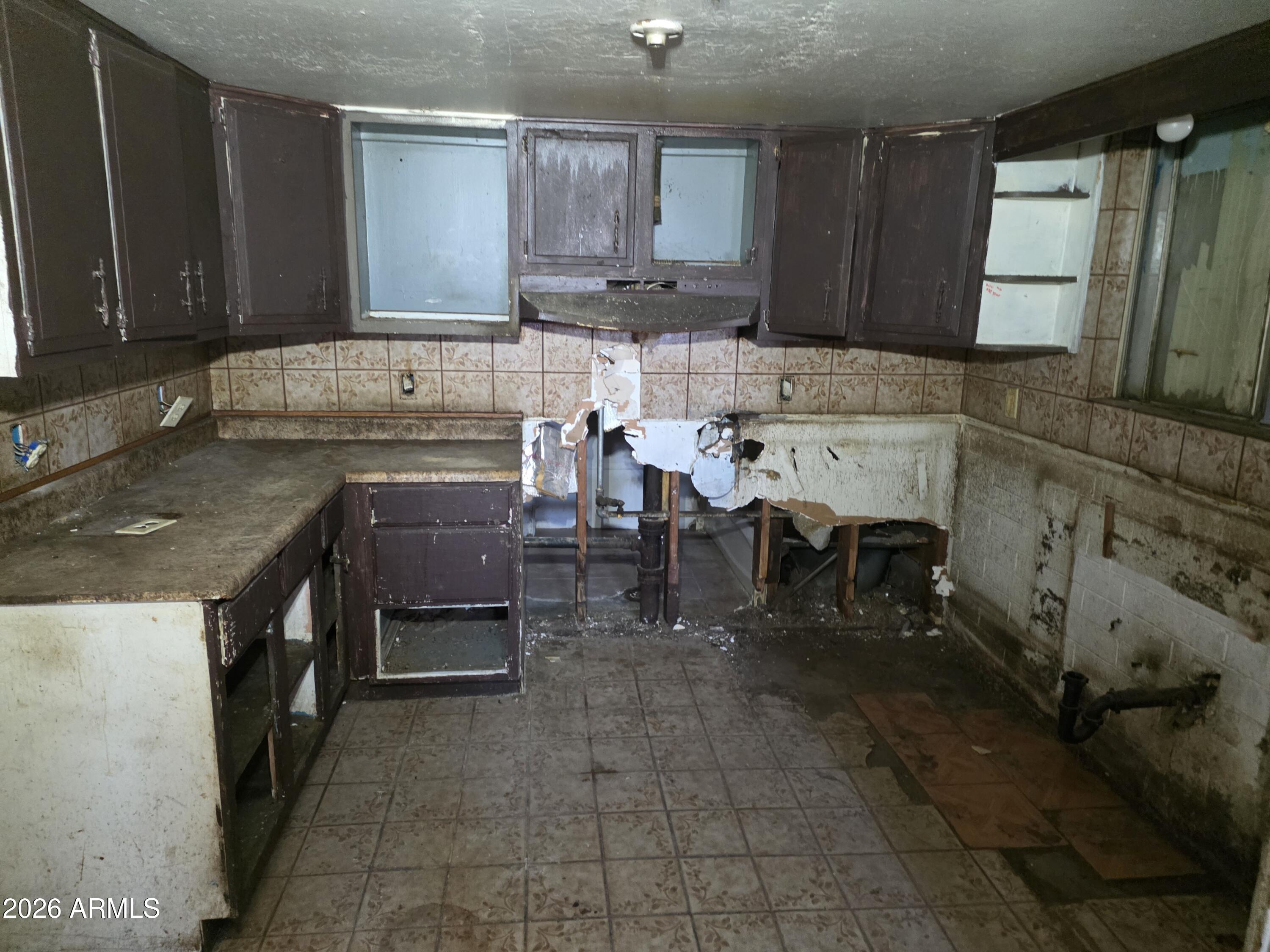 1324 West Pecan Road Phoenix, AZ 85041 - Photo 10 of 13 20260126_114209(0)