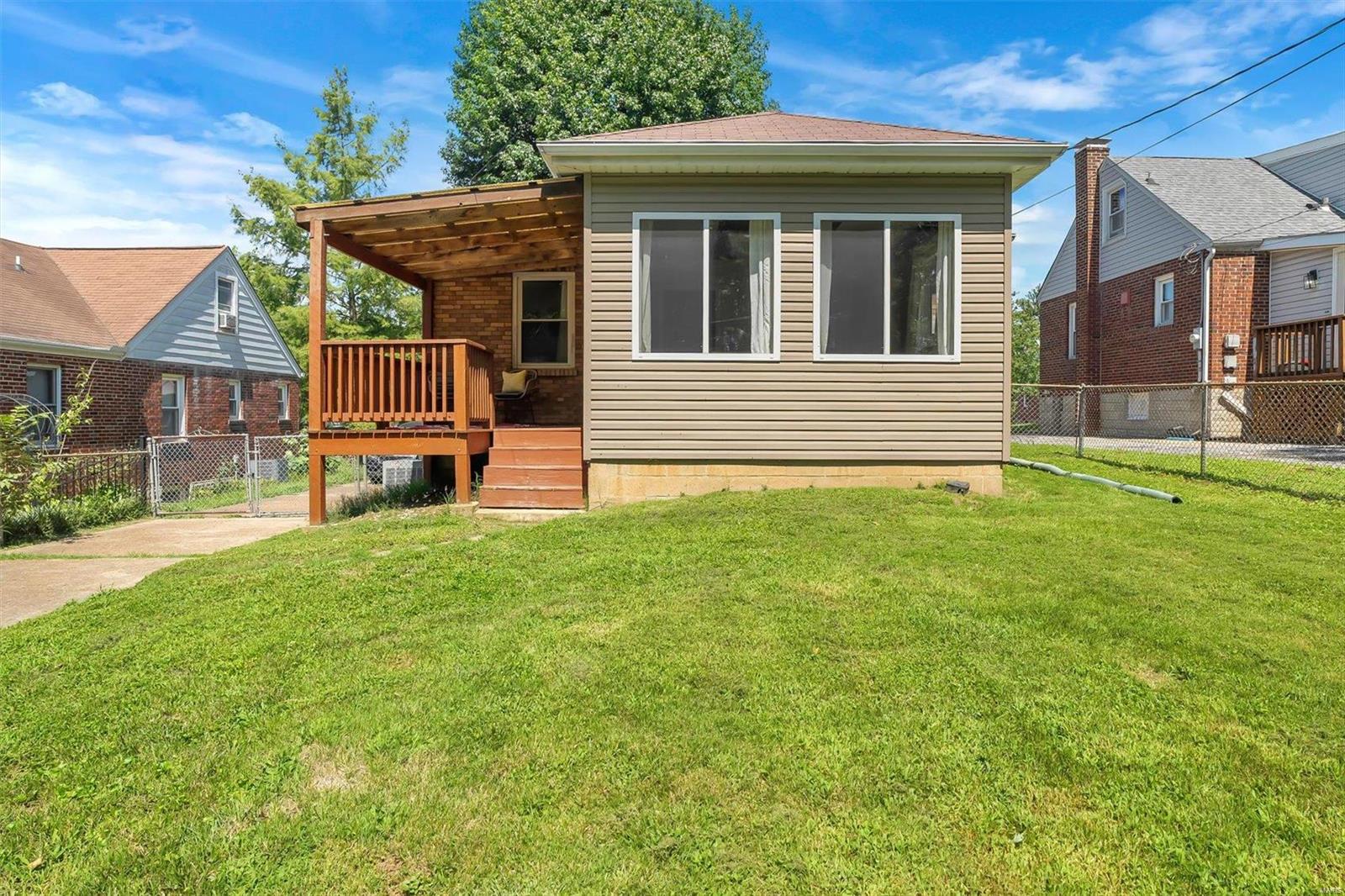 2724 Granda Drive St. Louis, MO 63125 - Photo 2 of 29