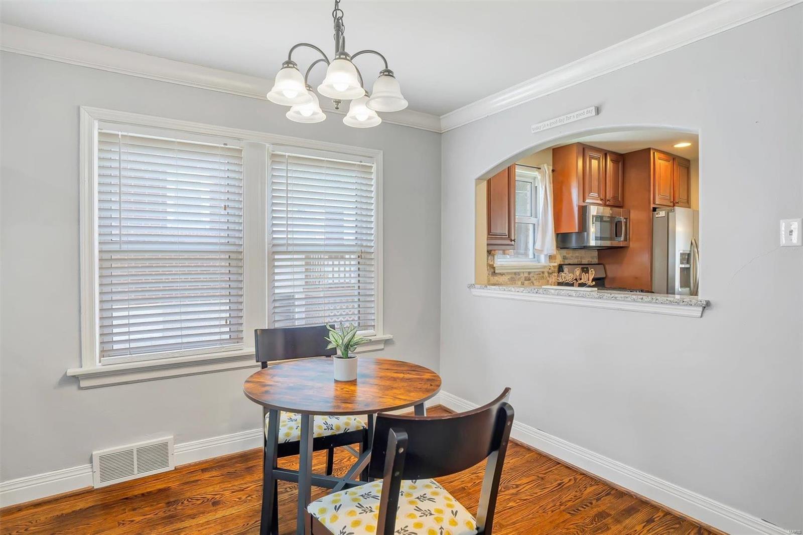 2724 Granda Drive St. Louis, MO 63125 - Photo 7 of 29