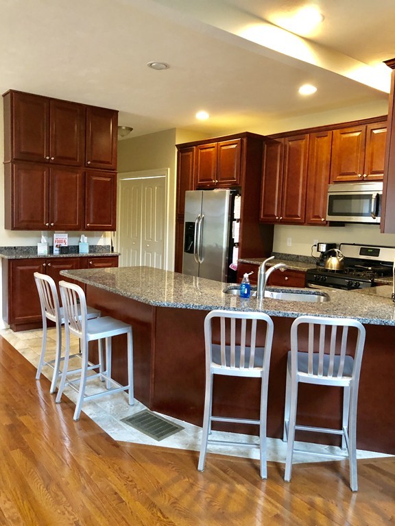 90 Fisher Road, Unit 29 Holden, MA 01520 - Photo 3 of 14 Gallery Image 3