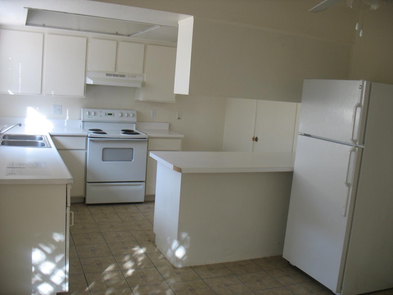 2347 East Cactus Road Phoenix, AZ 85022 - Photo 2 of 10 Kitchen