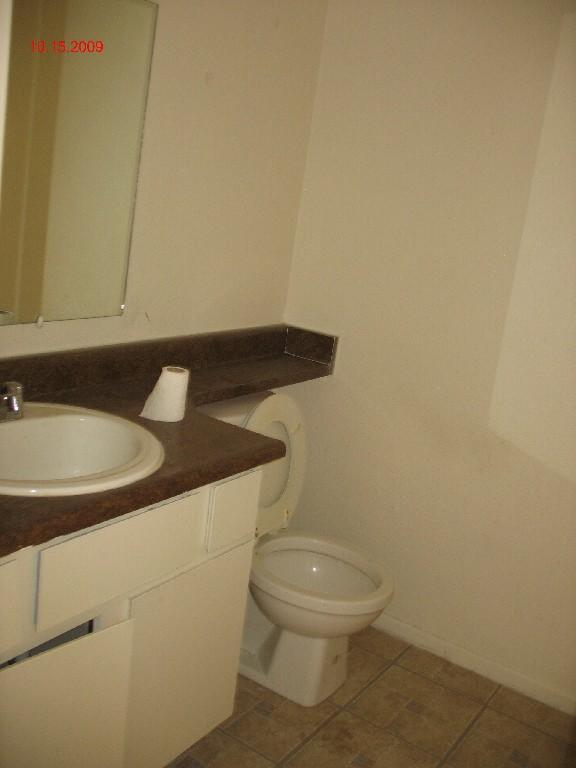 2347 East Cactus Road Phoenix, AZ 85022 - Photo 4 of 10 Half Bathroom