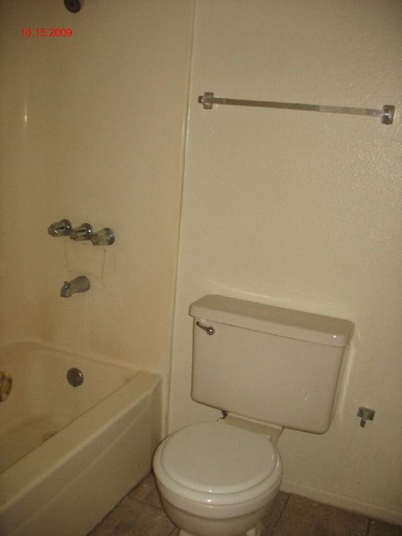 2347 East Cactus Road Phoenix, AZ 85022 - Photo 8 of 10 Master Bath