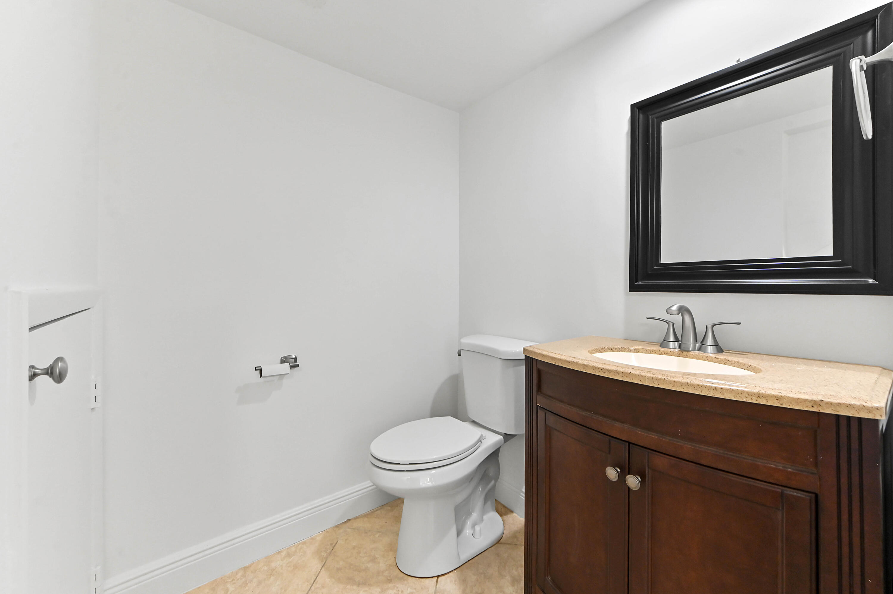 825 Center Street, Unit 12A Jupiter, FL 33458 - Photo 12 of 21 13 bathroom 01