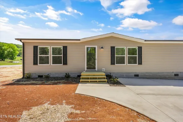 $230,000 | 204 Edgewood Drive, Sweetwater, TN 37874