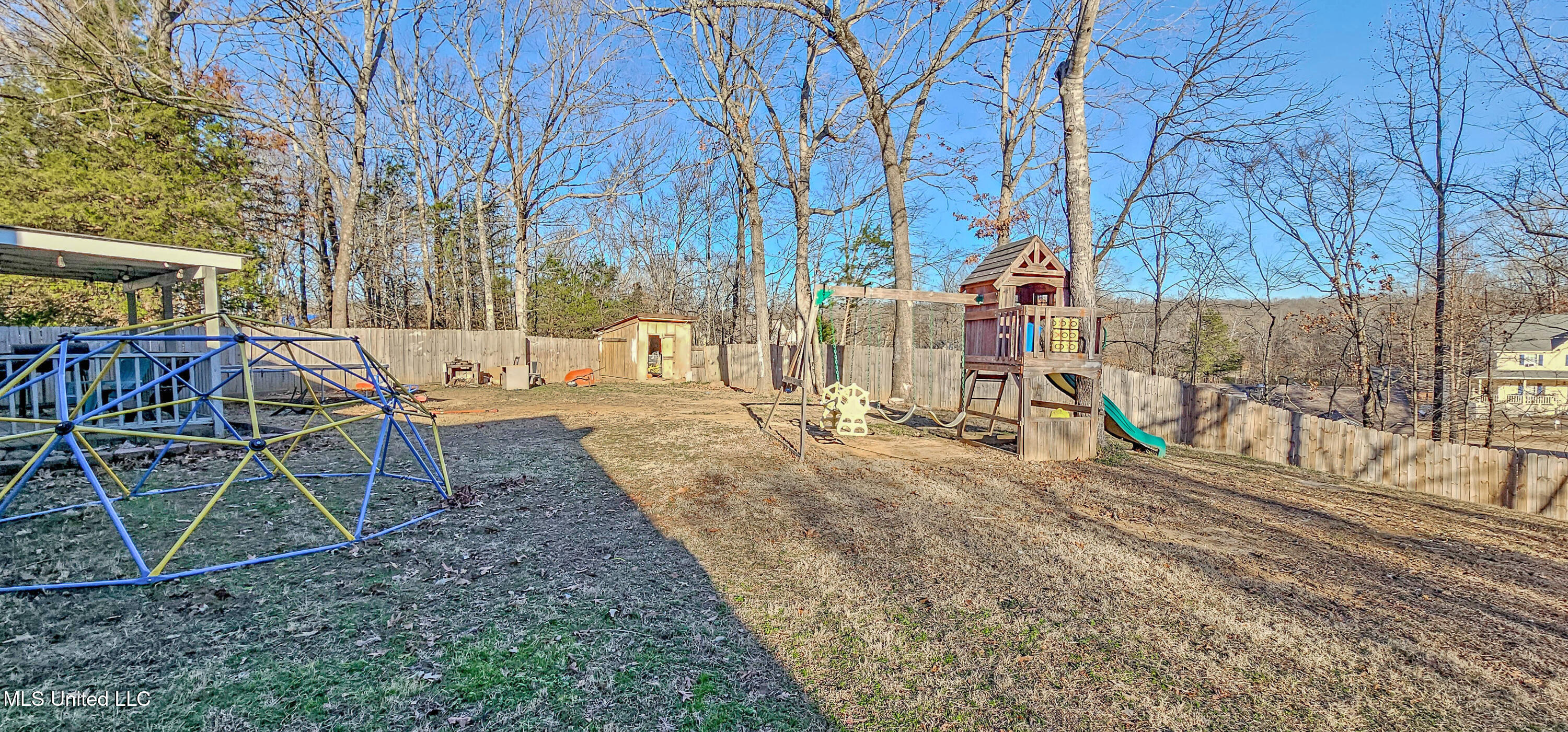 4600 Huron Road Nesbit, MS 38651 - Photo 32 of 34 Large Fenced Backyard