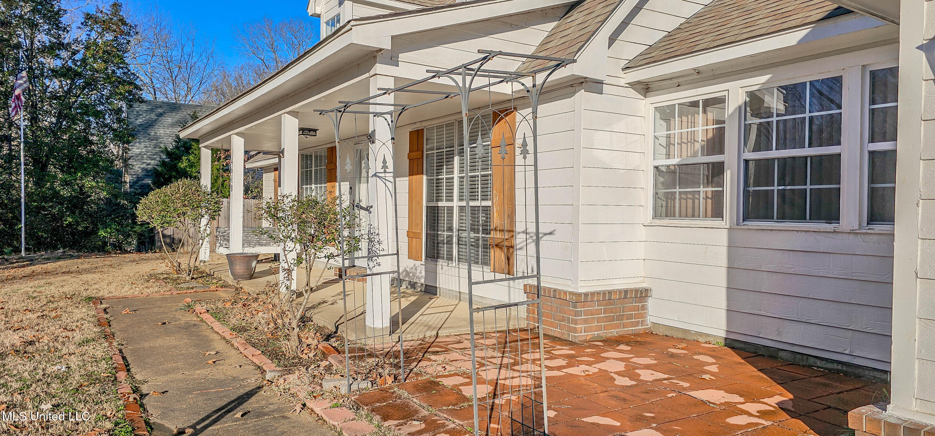 4600 Huron Road Nesbit, MS 38651 - Photo 4 of 34 Front Porch