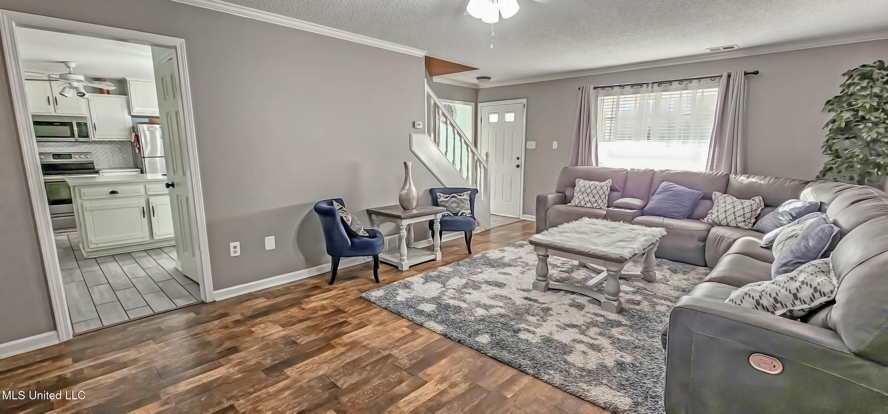 4600 Huron Road Nesbit, MS 38651 - Photo 6 of 34 Hardwood Flooring in Great RM