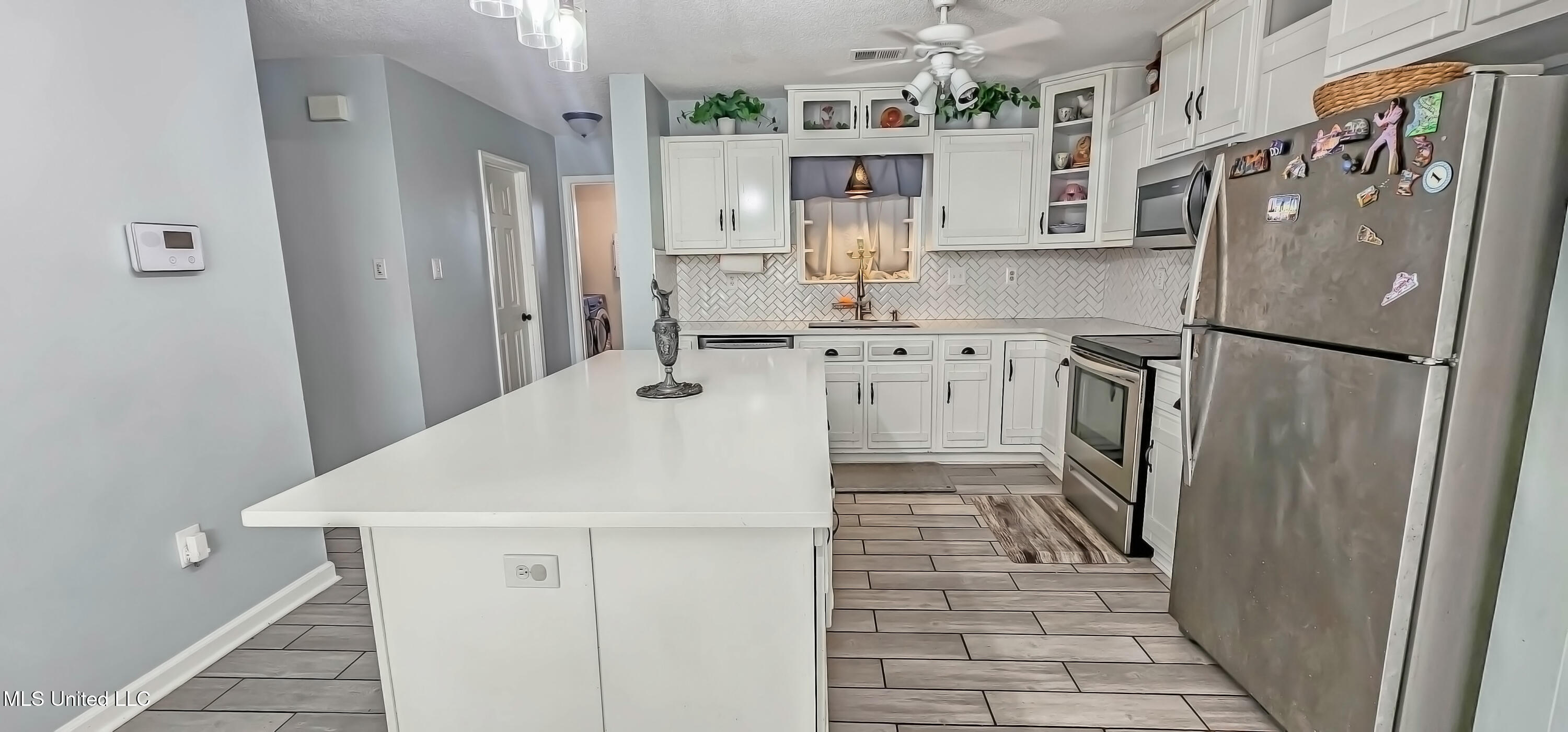 4600 Huron Road Nesbit, MS 38651 - Photo 9 of 34 Stainless Steel Appliances