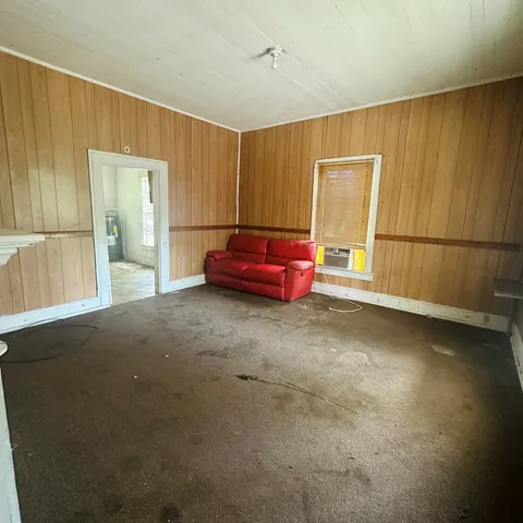 a view of livingroom with furniture