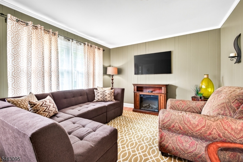 448 Warfield Road North Plainfield, NJ 07060 - Photo 5 of 26