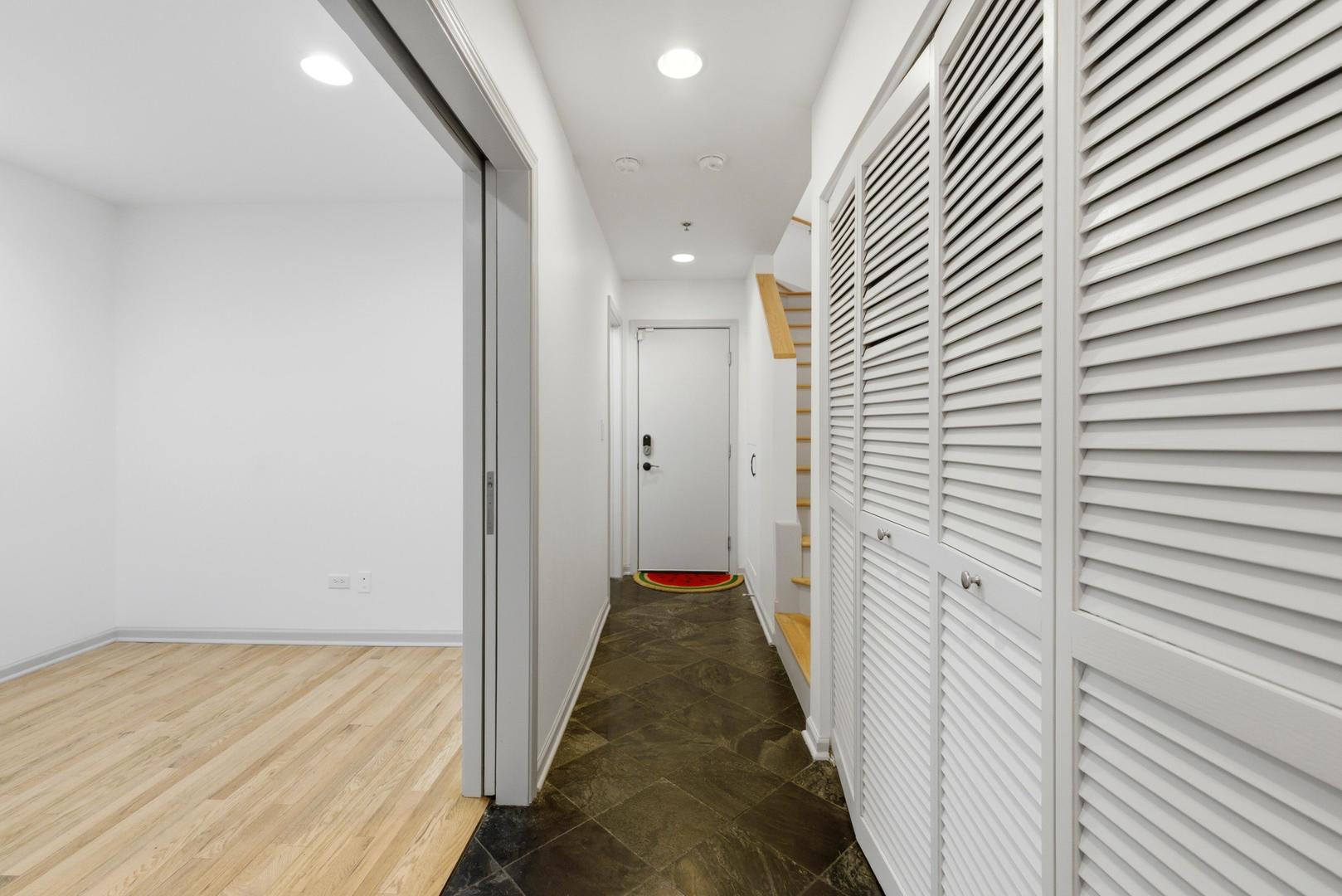 16 South Aberdeen Street Chicago, IL 60607 - Photo 5 of 37