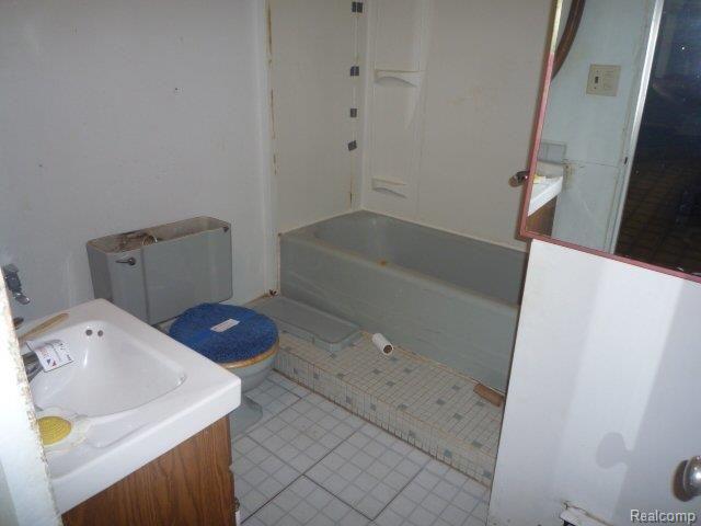 11928 Creek Road Carleton, MI 48117 - Photo 6 of 10 Bathroom
