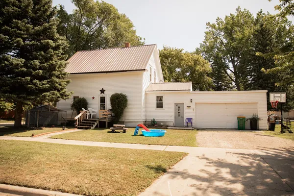 $95,000 | 203 Main Street North, Gwinner, ND 58040