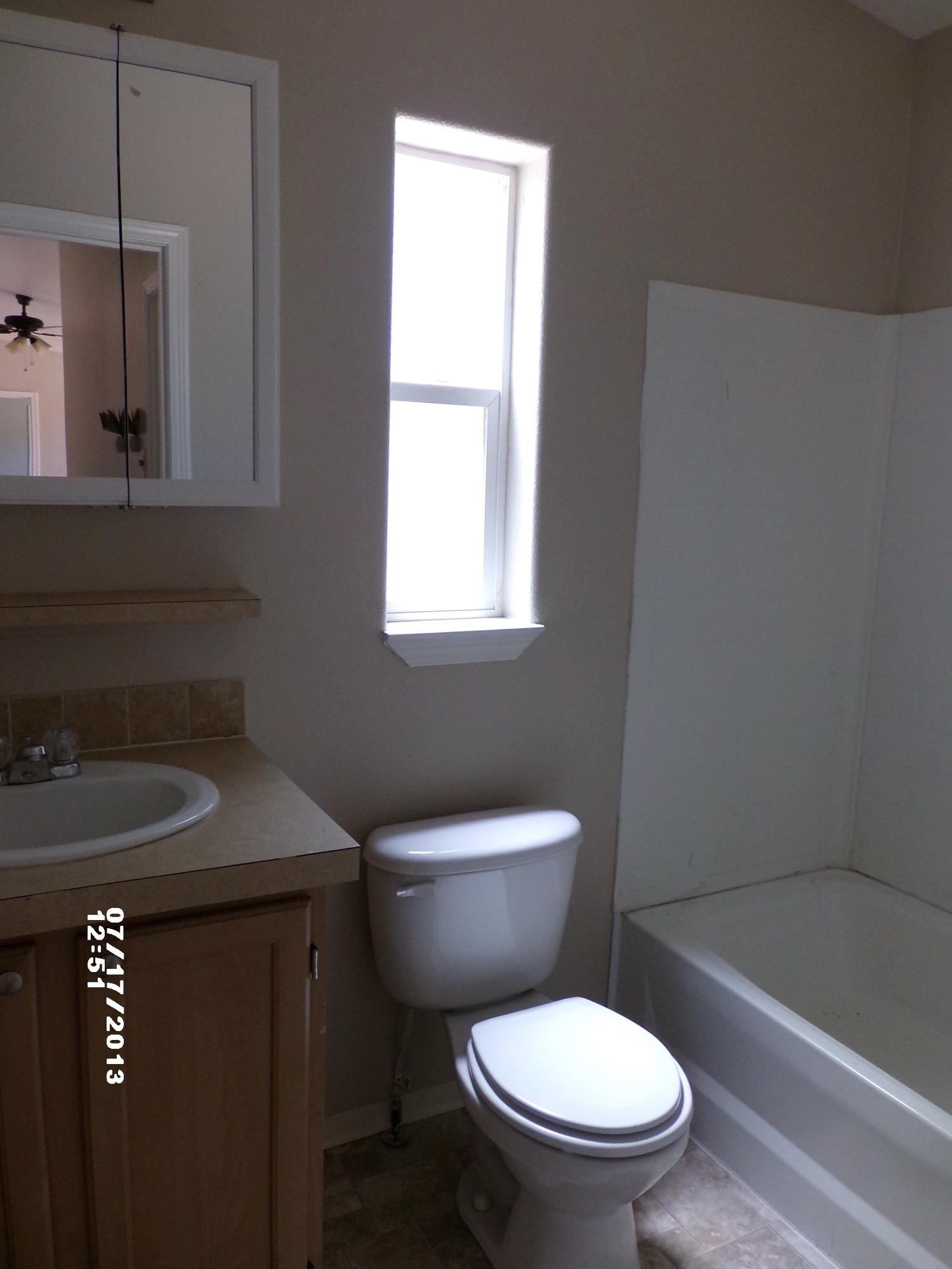 6465 Saddle Trl Road Anderson, CA 96007 - Photo 12 of 14 HallBath