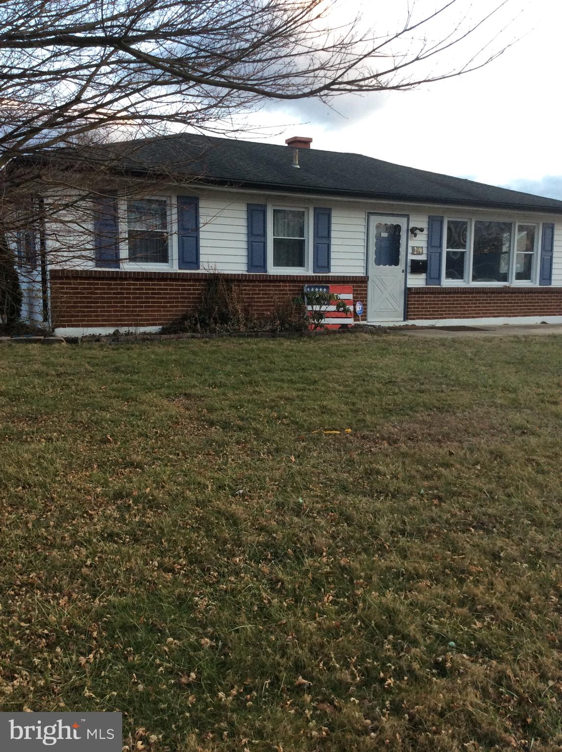 209 North Brownleaf Road Newark, DE 19713 - Photo 2 of 36 Front View