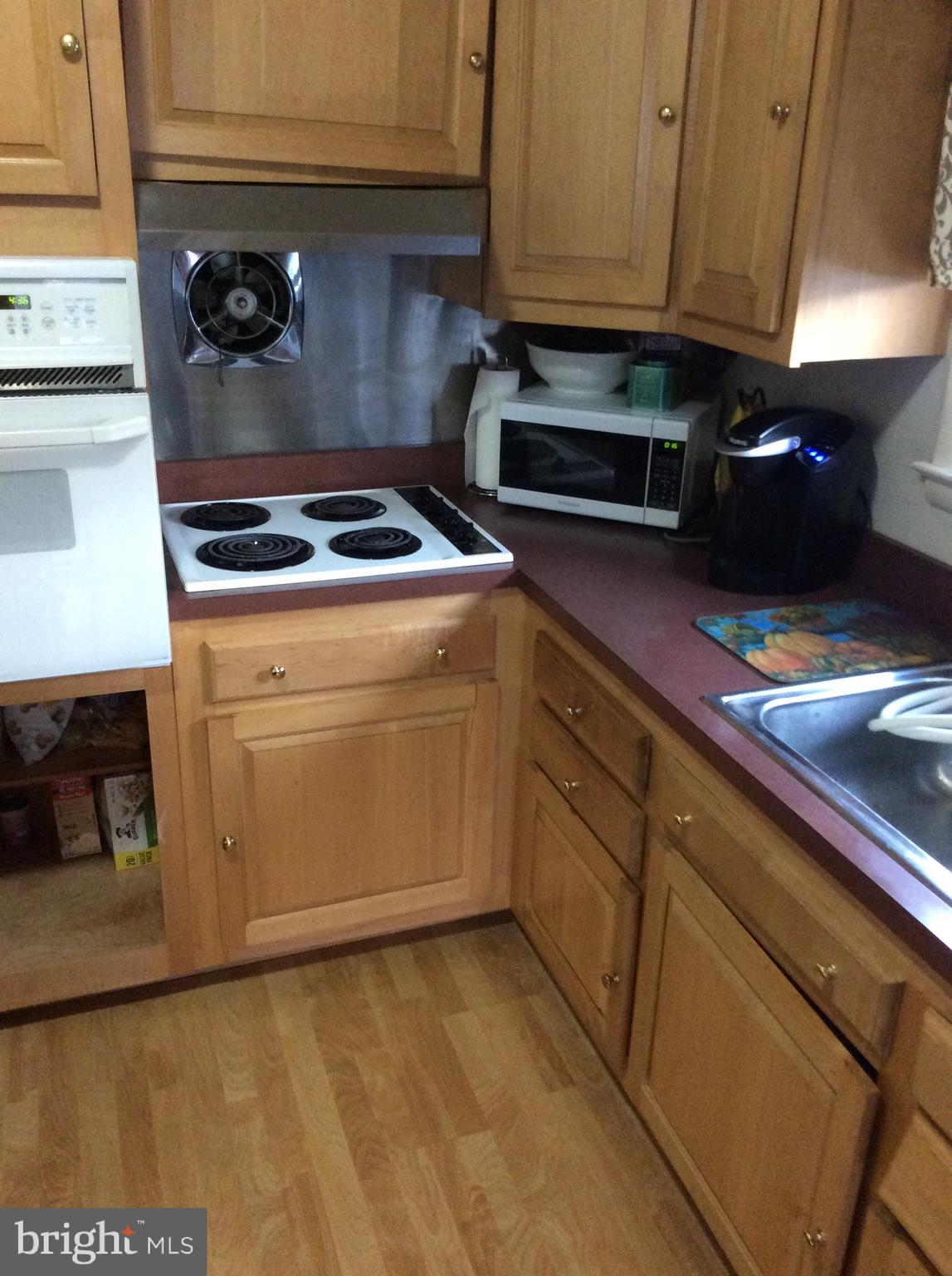 209 North Brownleaf Road Newark, DE 19713 - Photo 17 of 36 Kitchen