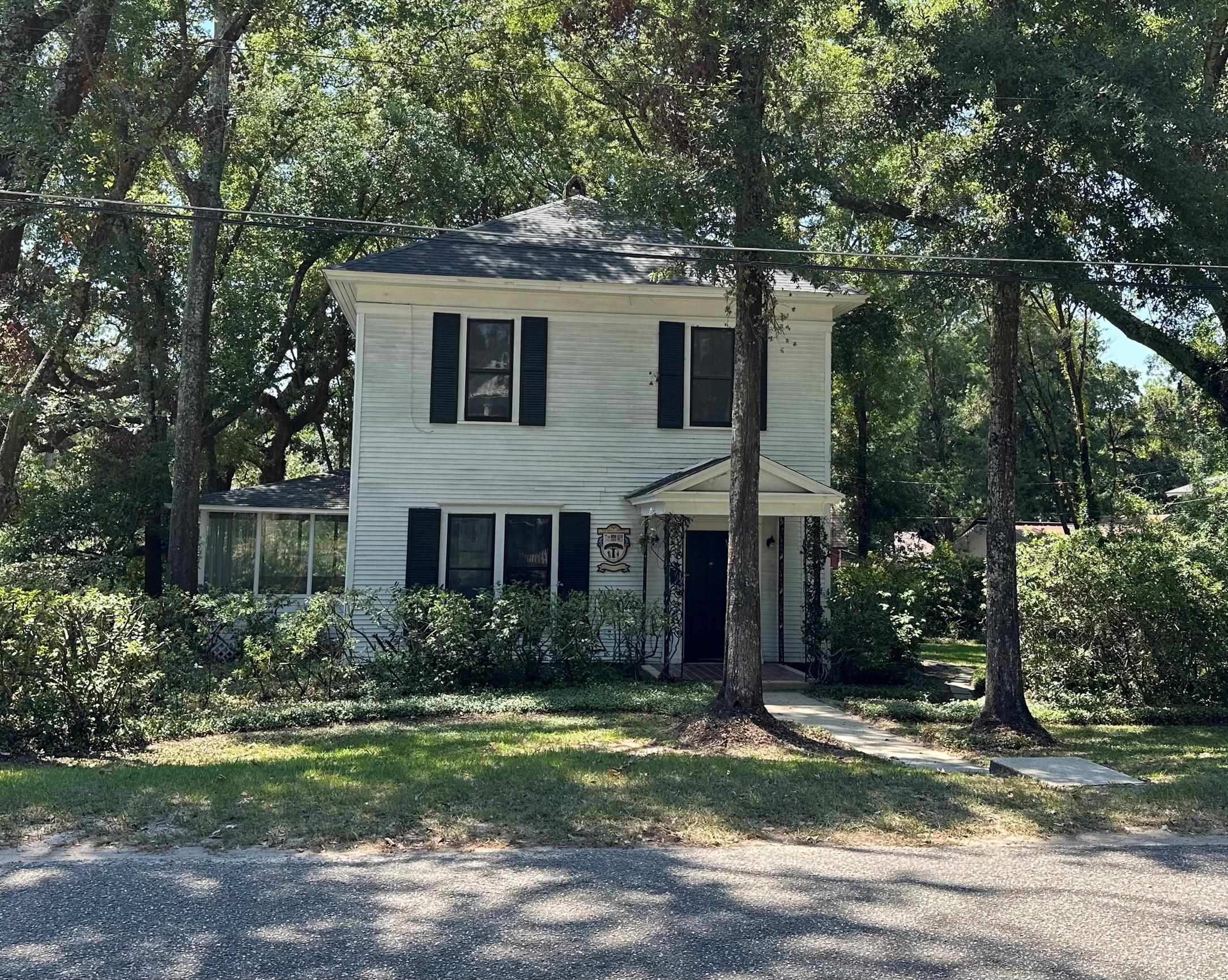 51 North Bayview Street Fairhope, AL 36532 - Photo 1 of 30 Front Of Structure