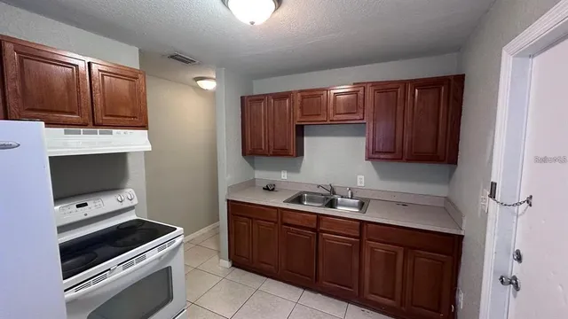 $775 | 104 Doctor Martin Luther King Junior Avenue, Unit 2, Wildwood, FL 34785