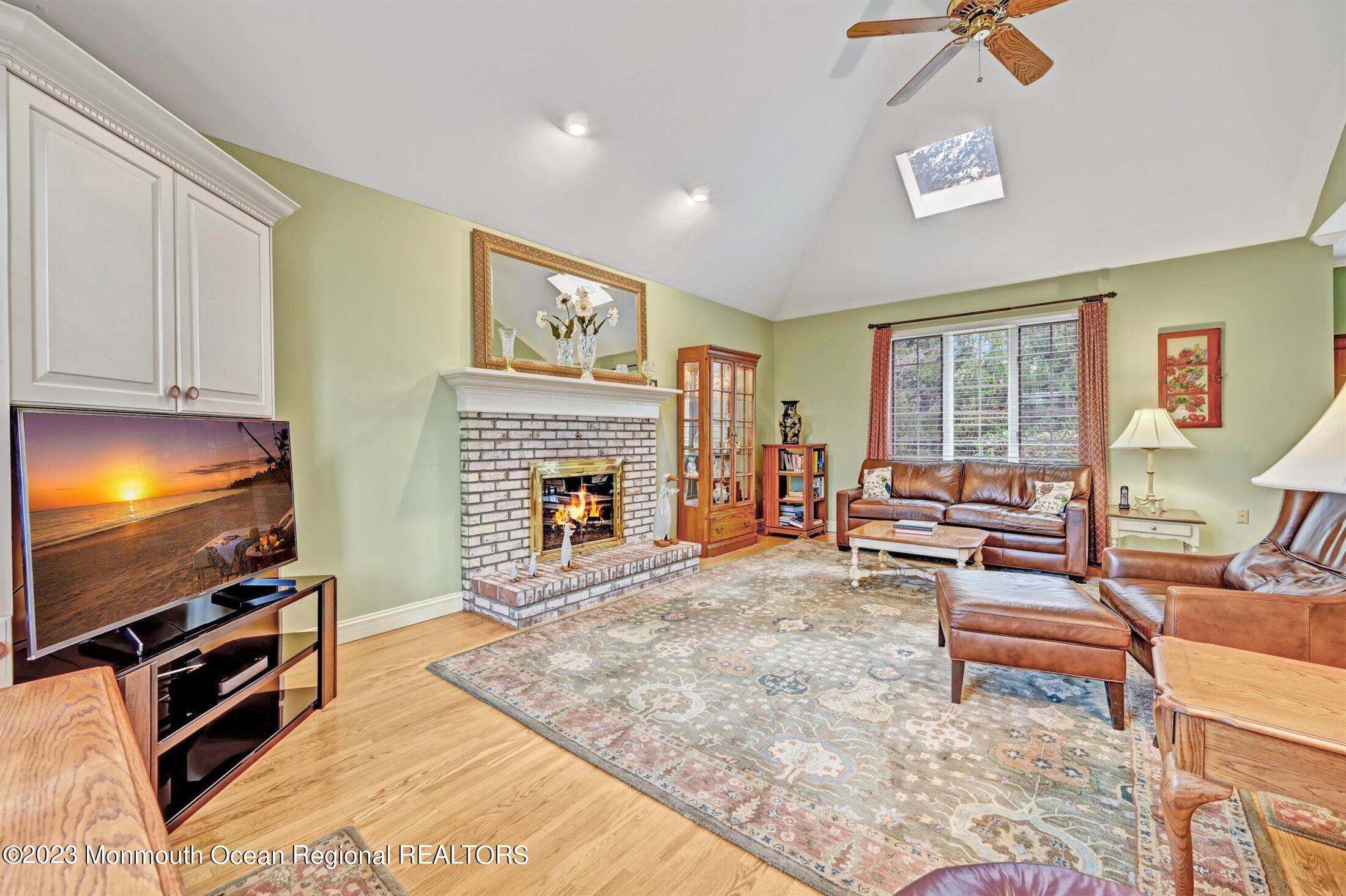 27 Laird Road Middletown, NJ 07748 - Photo 18 of 36 26-32842458