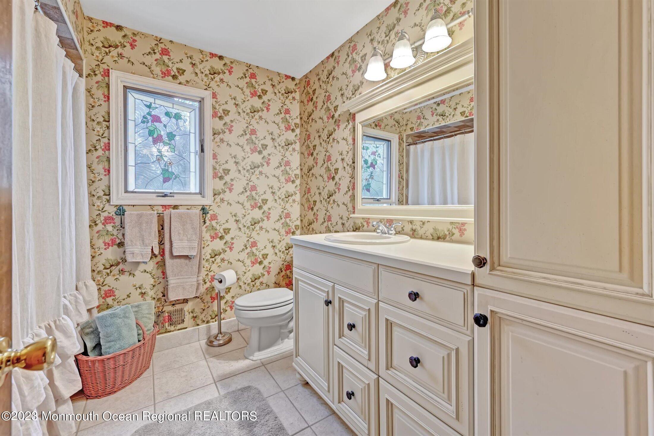 27 Laird Road Middletown, NJ 07748 - Photo 28 of 36 36-32842465