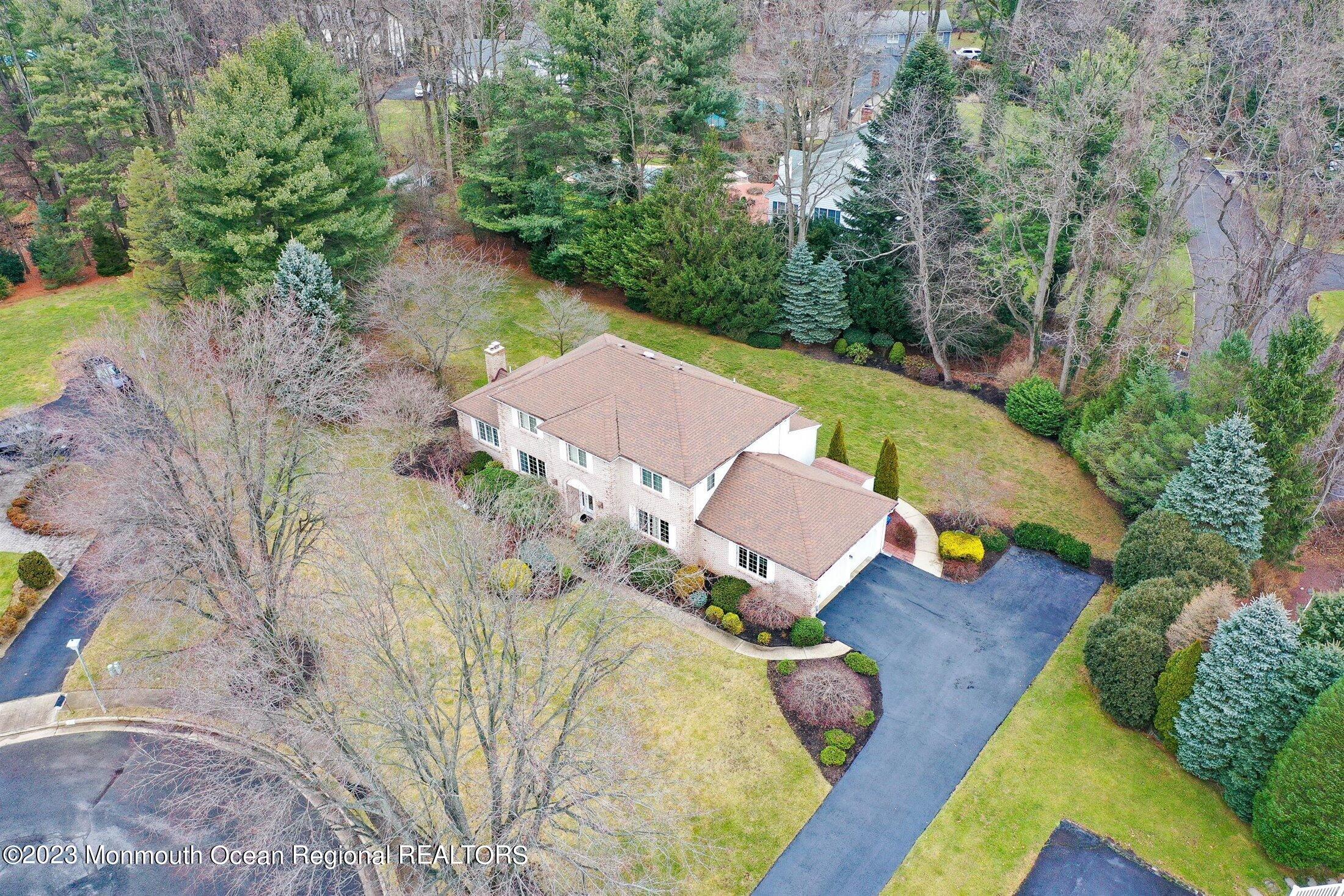 27 Laird Road Middletown, NJ 07748 - Photo 4 of 36 05-32807730
